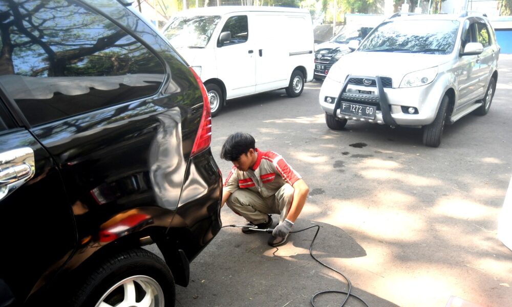 Ratusan Kendaraan Diuji Emisi di GOR Pajajaran, Lulus Masuk Si-UMI 