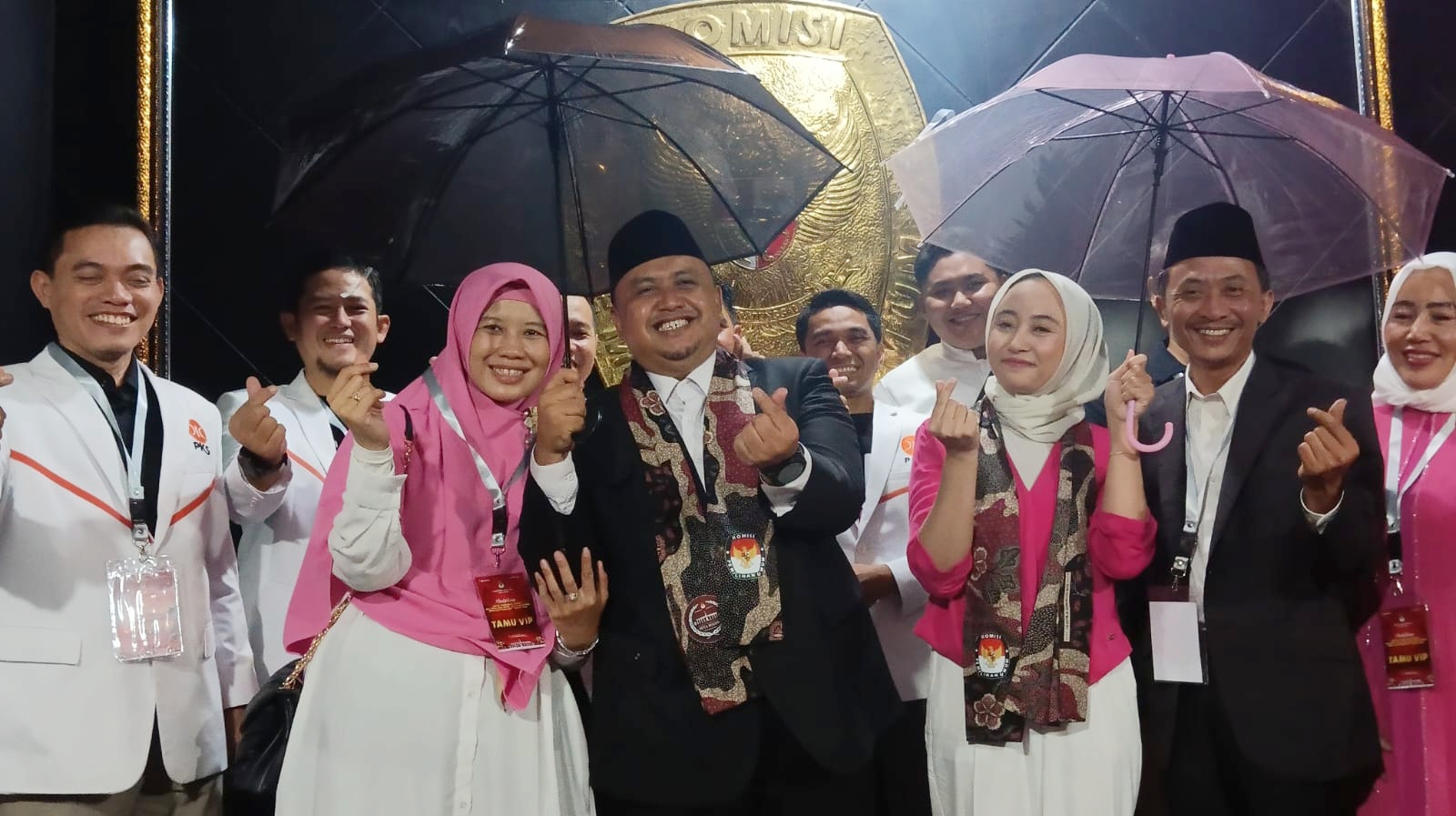 Daftar Pilkada ke KPU, Atang-Annida Bawa Simbol Payung 