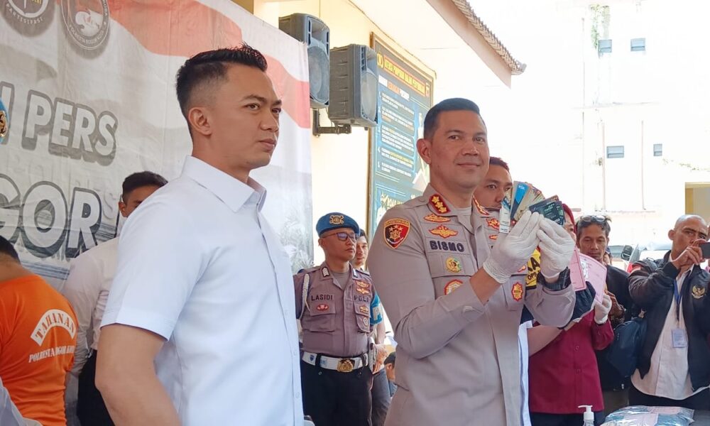 Kuras Isi ATM Wisatawan, Komplotan Penipuan Diringkus Polisi 