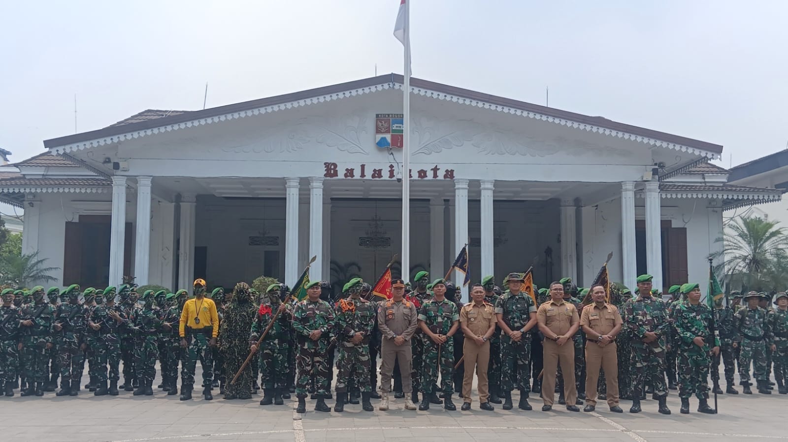 Yonif Mekanis 315/Grd Gelar Tradisi Penjemputan Calon Komandan 