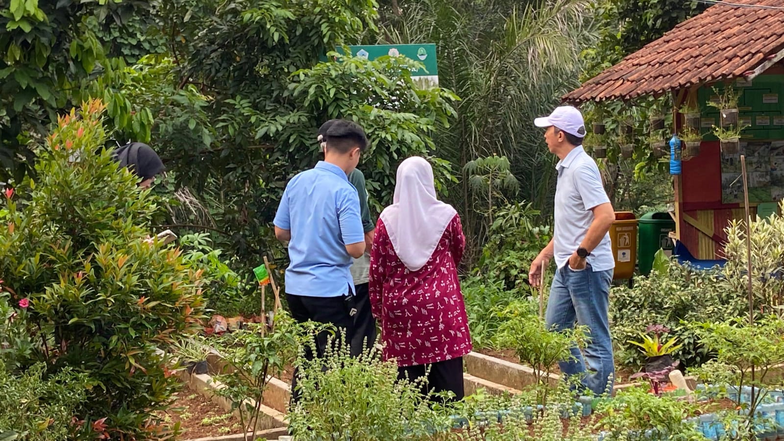 Blusukan di Cipaku, Dedie Rachim Sapa Warga juga Gali Potensi Wilayah 