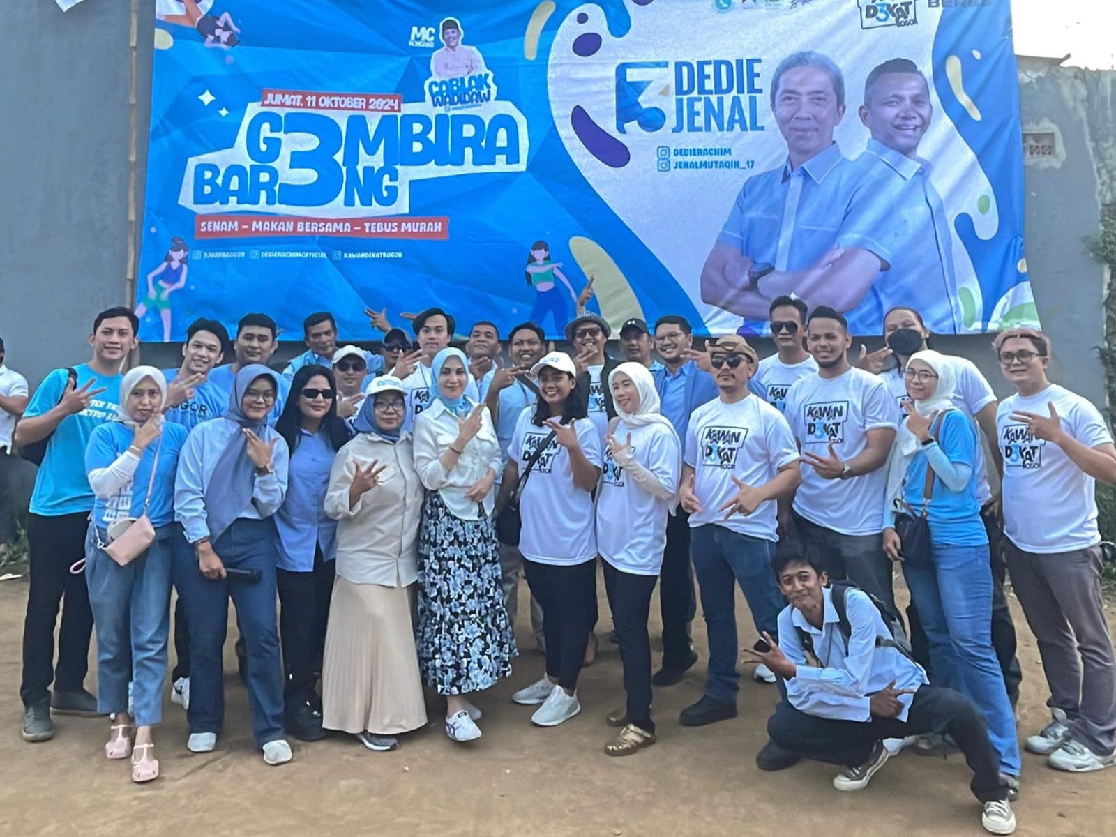 Warga Sindang Barang Senam Gembira Bareng Dedie Rachim