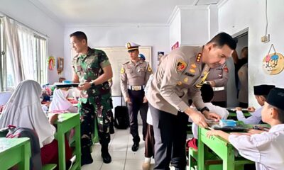 Polresta dan Kodim di Kota Bogor Kembali Berbagi Makan Bergizi Plus Susu ke Pelajar