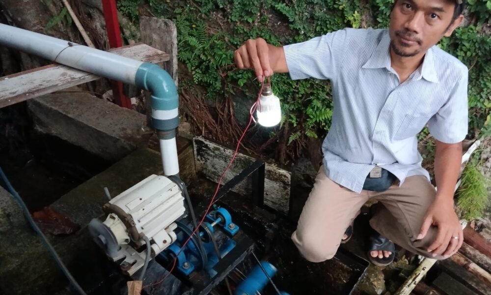 Warga Tanah Sareal Sulap Kincir Air Selokan Jadi Energi Listrik