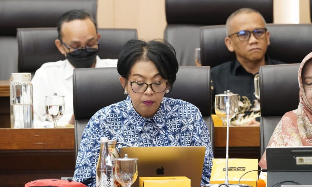 Kementerian LH Setop Importasi Sampah Plastik Mulai 2025