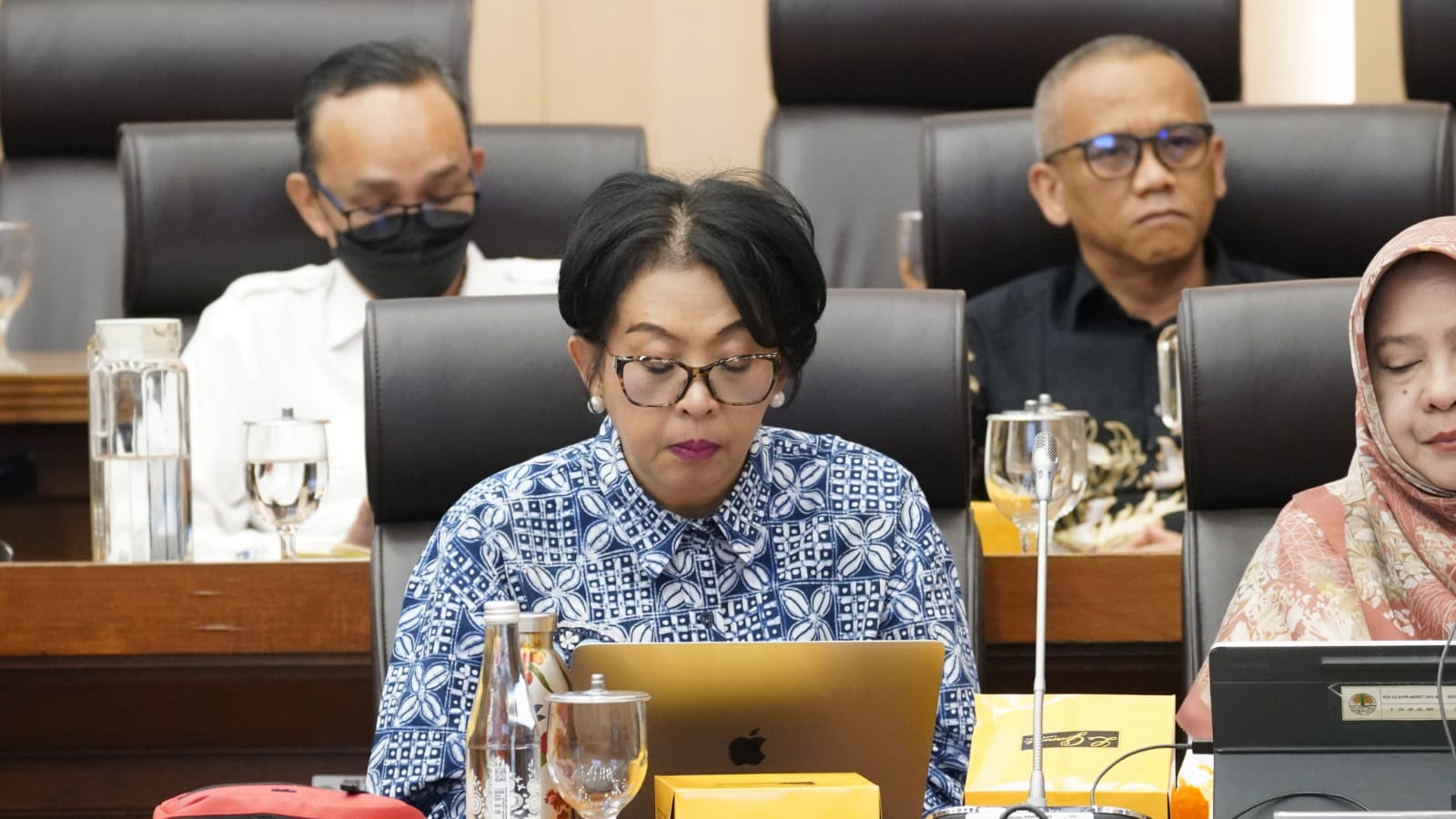 Kementerian LH Setop Importasi Sampah Plastik Mulai 2025