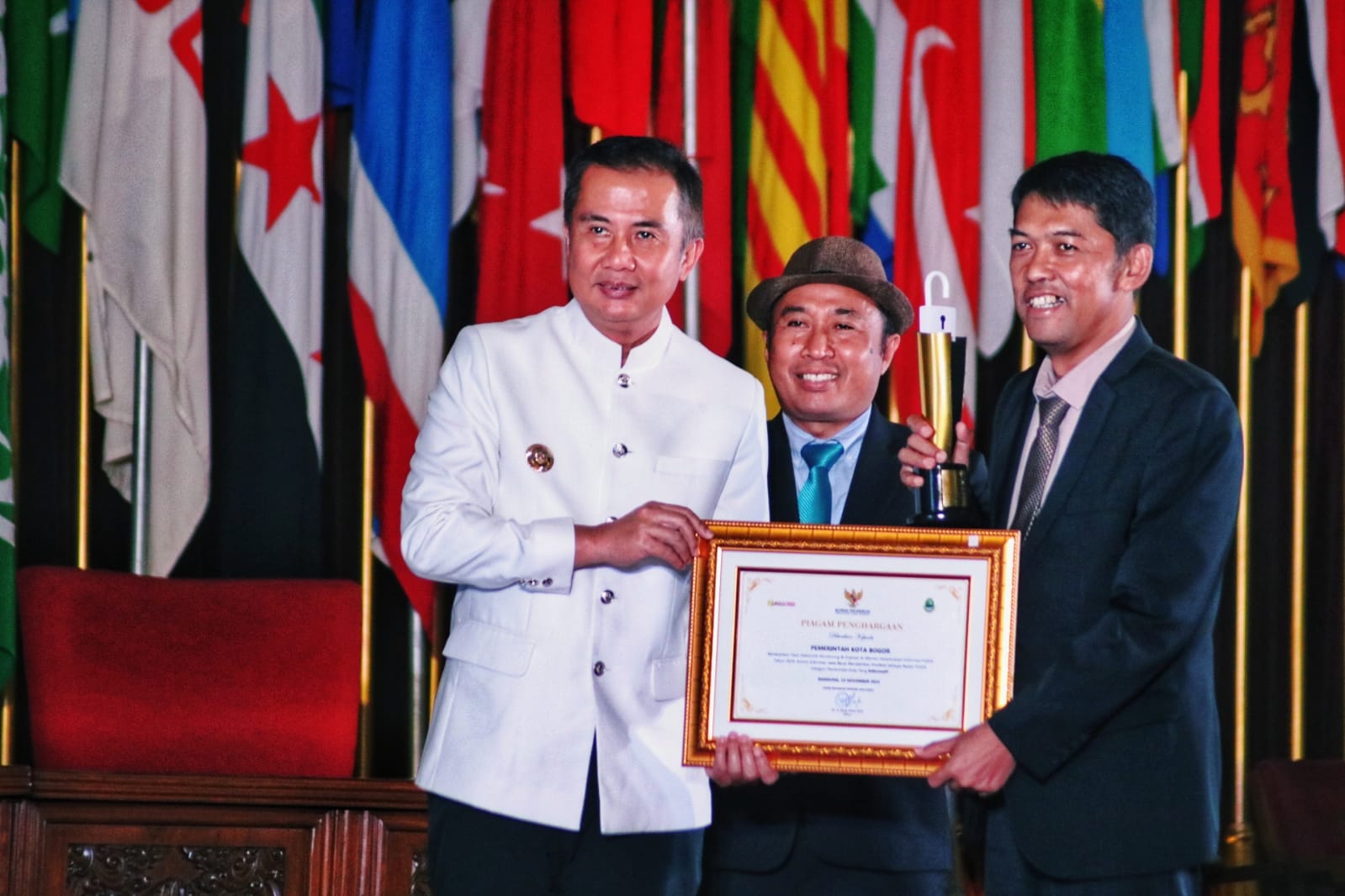 Pemkot Bogor Diganjar Penghargaan Badan Publik Pemerintah Kota Informatif