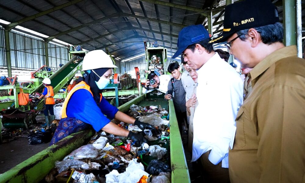 Menteri LH Hanif Faisol Puji Pengelolaan Sampah di Sleman: Bisa Ditiru Daerah Lain 