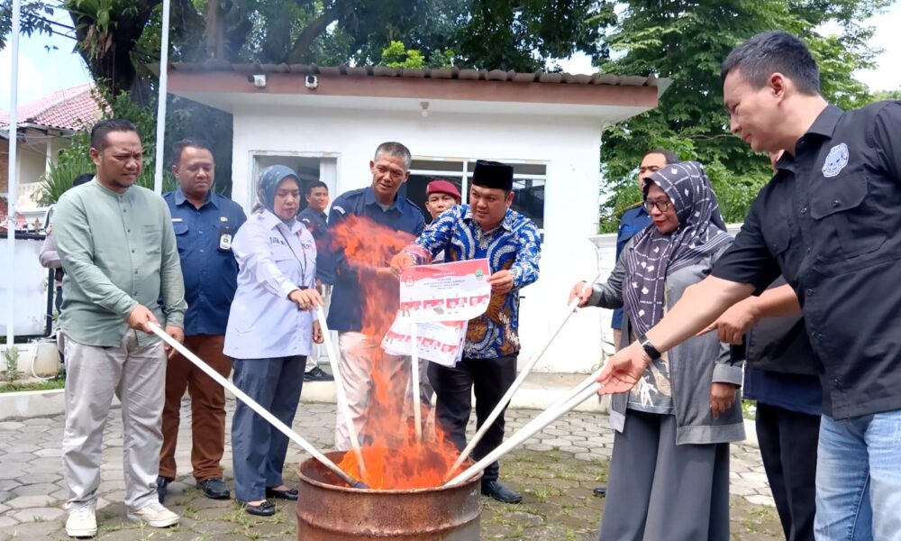 H-1 Pilkada, Puluhan Surat Suara Rusak Dimusnahkan KPU Kota Bogor