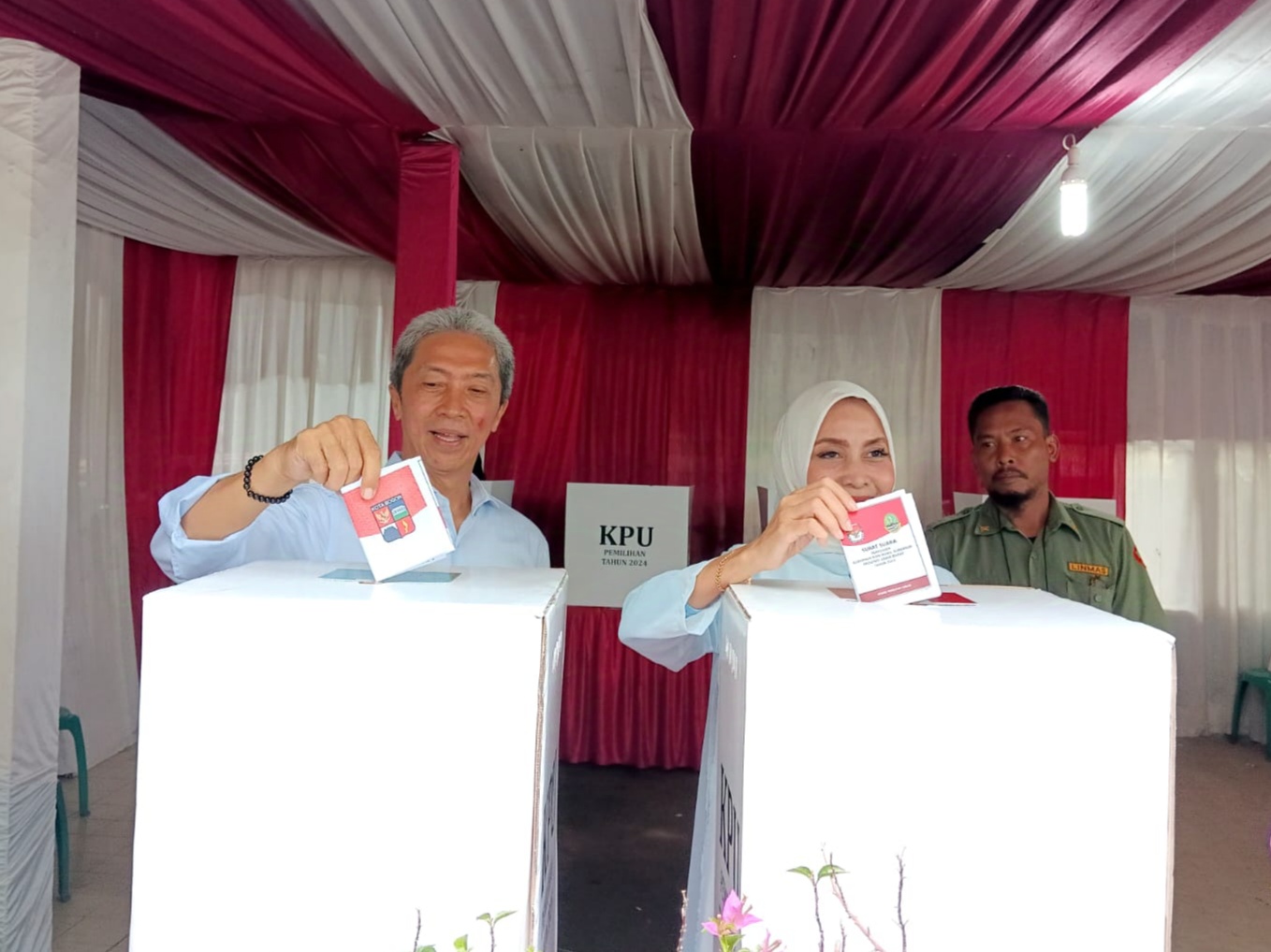 Nyoblos di TPS 37 Katulampa, Dedie Rachim Yakin Warga Memilih Pemimpin Sesuai Hati Nurani