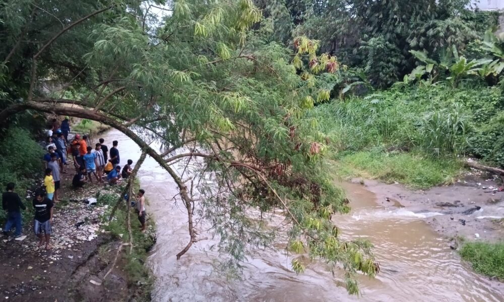 Balita 2 Tahun yang Hanyut di Sungai Ciliwung Ditemukan Sejauh 12,5 Km
