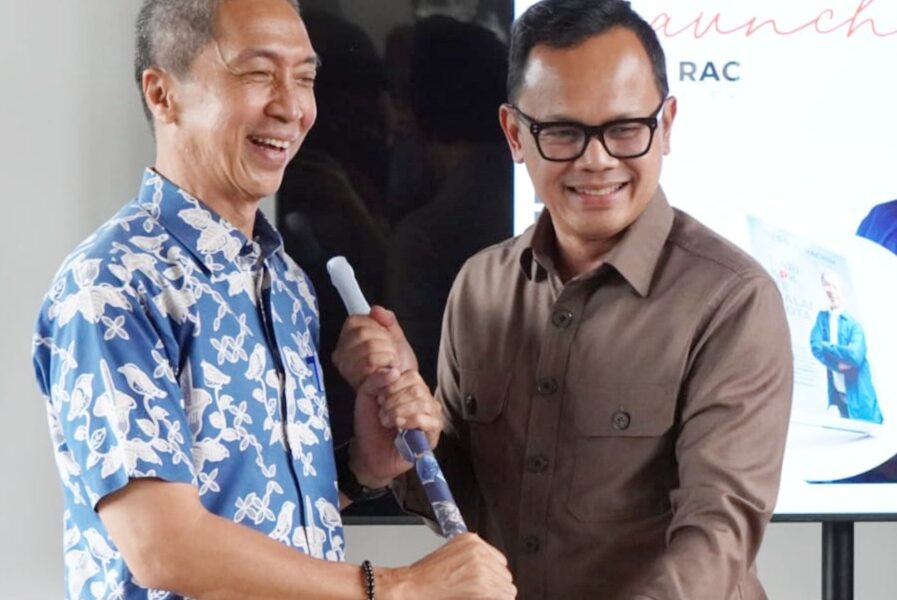 Bima Arya Beri Pesan Khusus Dedie Rachim Lewat Simbol Sapu