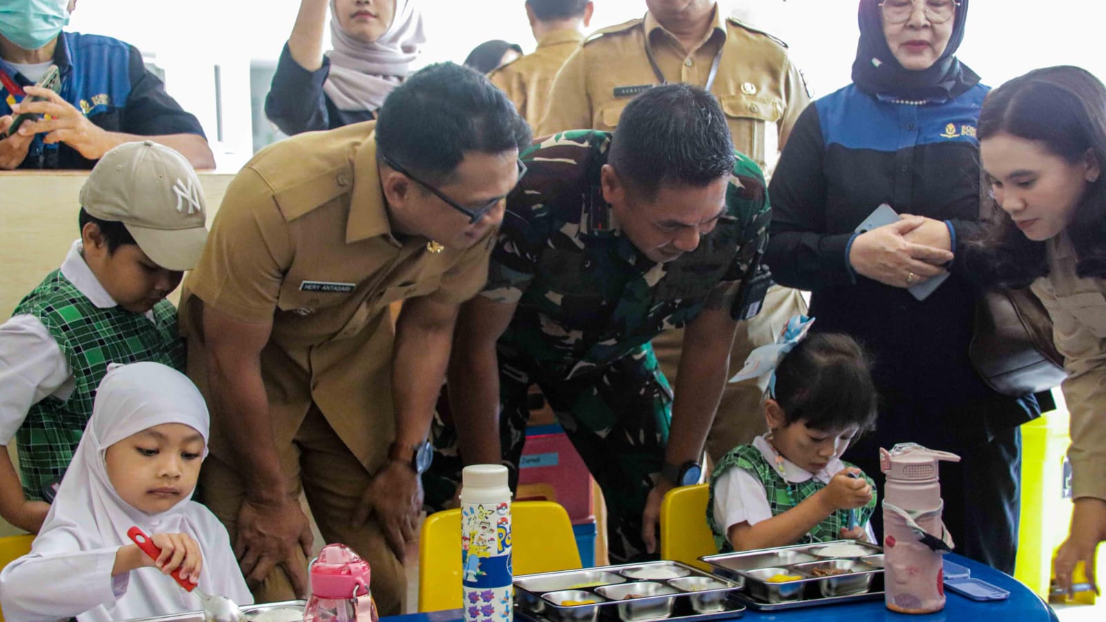 Makan Bergizi Gratis di Kota Bogor, Pj Wali Kota Dampingi Wamendagri