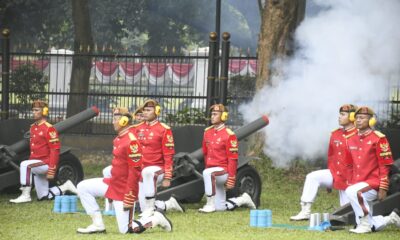 Meriam Penghormatan Yon Armed Sambut Kunjungan PM Jepang