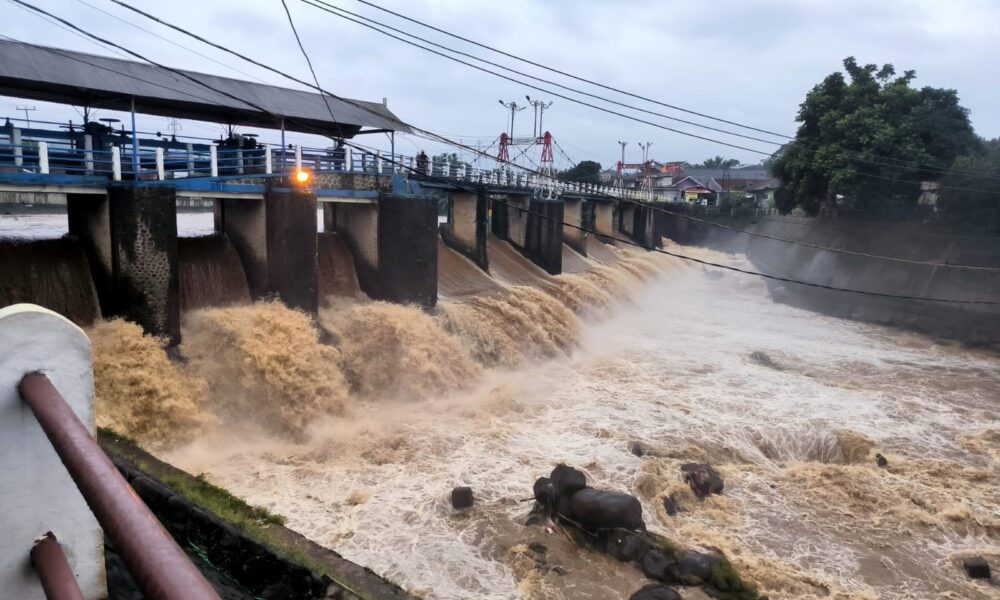 Diguyur Hujan Bendung Katulampa Siaga 3, Kini Jelang Normal