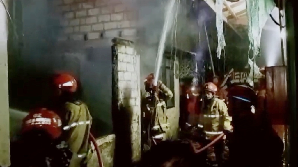 Kebakaran di Cibogor Kota Bogor, 3 Rumah dan Motor Terbakar