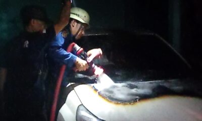 Mobil Terparkir di Garasi Rumah Warga Genteng Terbakar