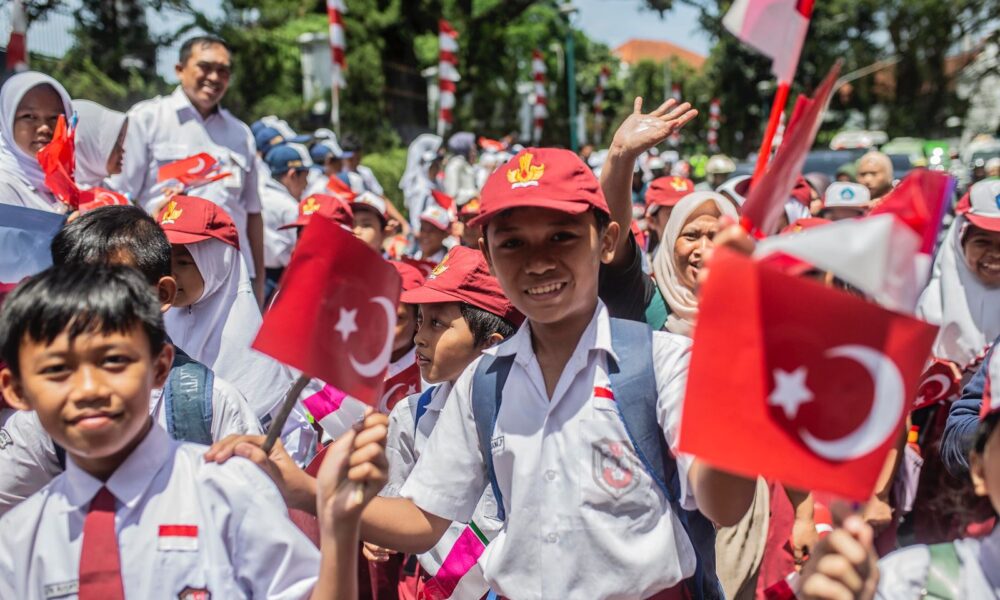 Antusias Ribuan Pelajar Kota Bogor Sambut Presiden Turki Erdogan