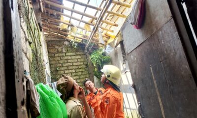 Atap Rumah Warga di Gunung Batu Tersapu Angin Kencang