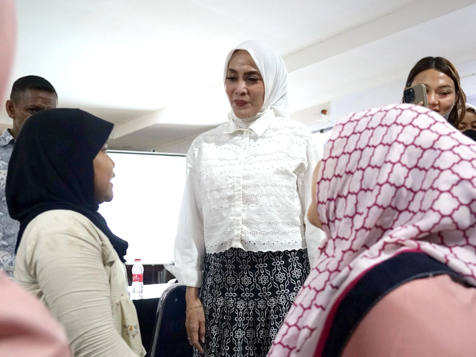 Melatih Keterampilan Warga Siap Kerja dan Wirausaha