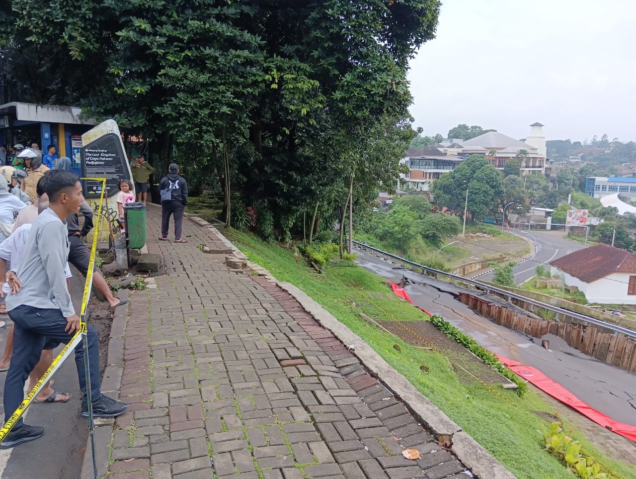 Akses Underpass Batutulis Ditutup Imbas Ambles, Ini Rekayasa Lalu Lintasnya