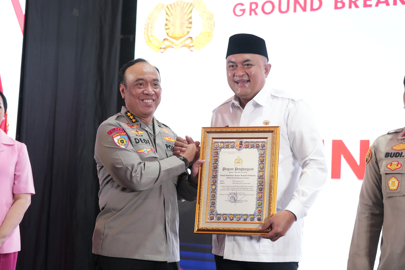 Bupati Bogor Rudy Susmanto Raih Penghargaan dari Kapolri