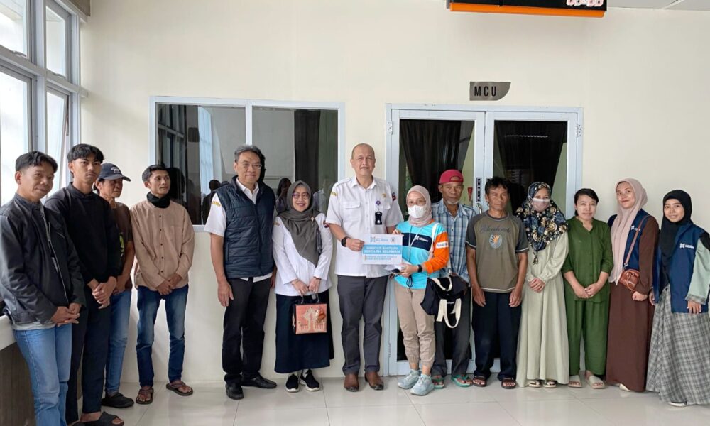 Sekolah Relawan Salurkan Zakat untuk 200 Pasien Kelas 3 RSUD Kota Bogor
