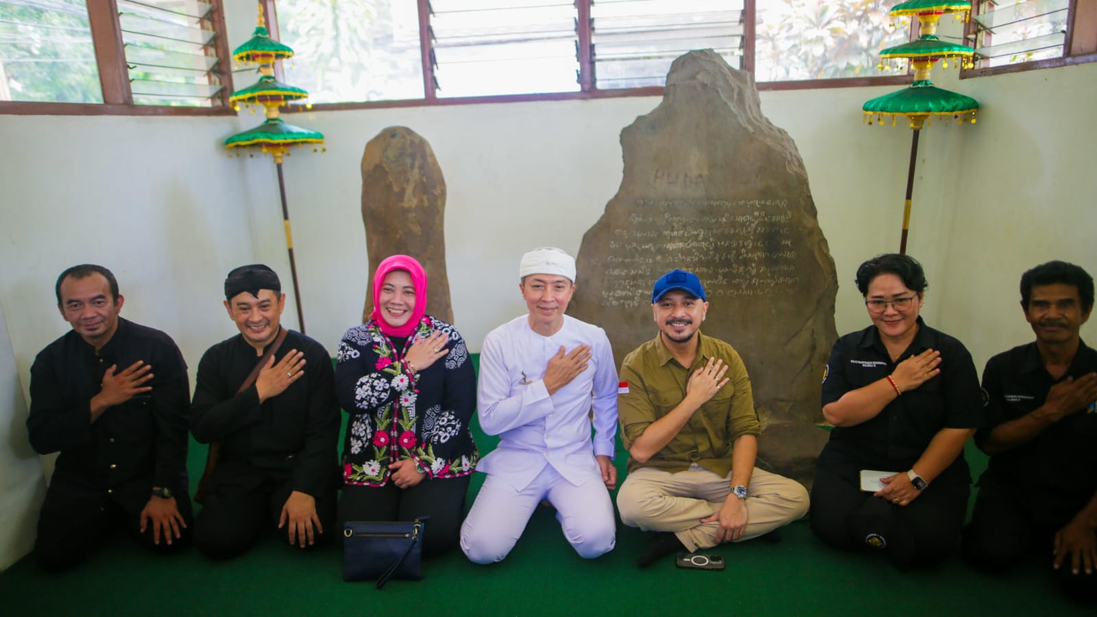 Respon Aduan Vandalisme, Wali Kota dan Wamen Kebudayaan Tinjau Prasasti Batutulis