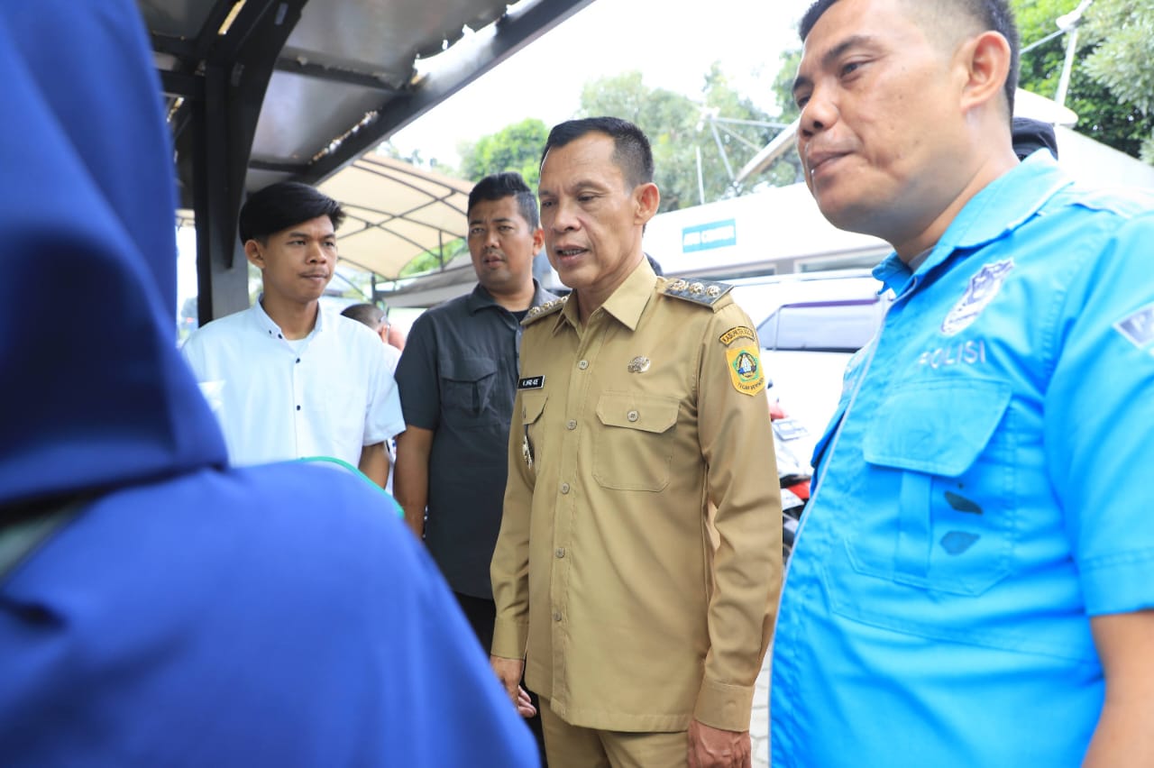 Jaro Ade: Pembayar Pajak Kendaraan Naik 105 Kali Lipat di Samsat Cibinong 