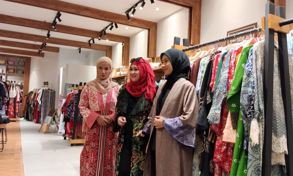 Abaya Neng Geulis, Fesyen Lebaran untuk Tampil Anggun dan Simpel