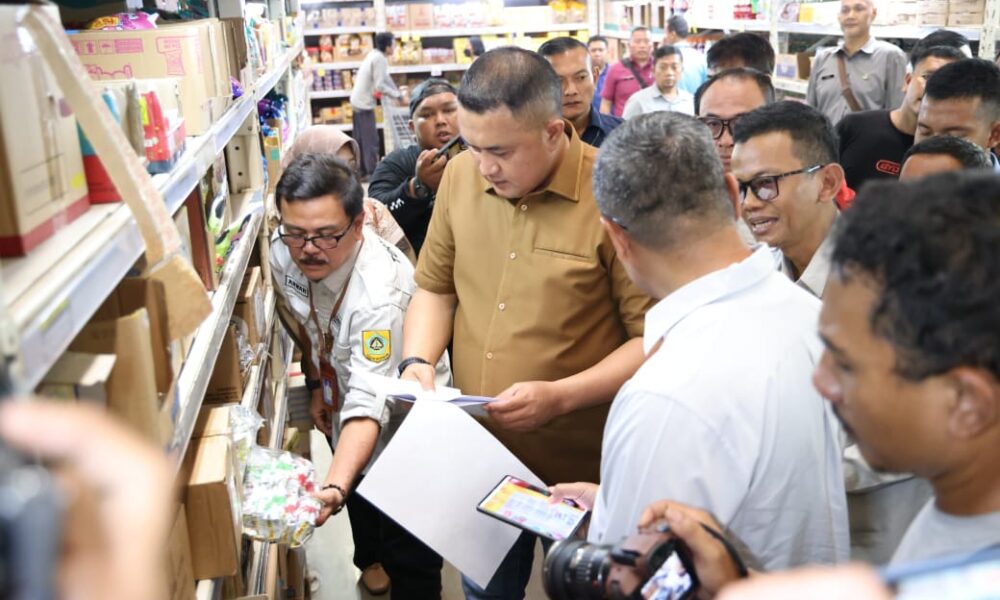 Sidak 2 Supermarket, Bupati Bogor Pastikan Tak Ada Produk Mengandung Babi