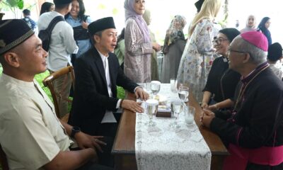 Dedie-Jenal Sambut Warga di Open House Lebaran