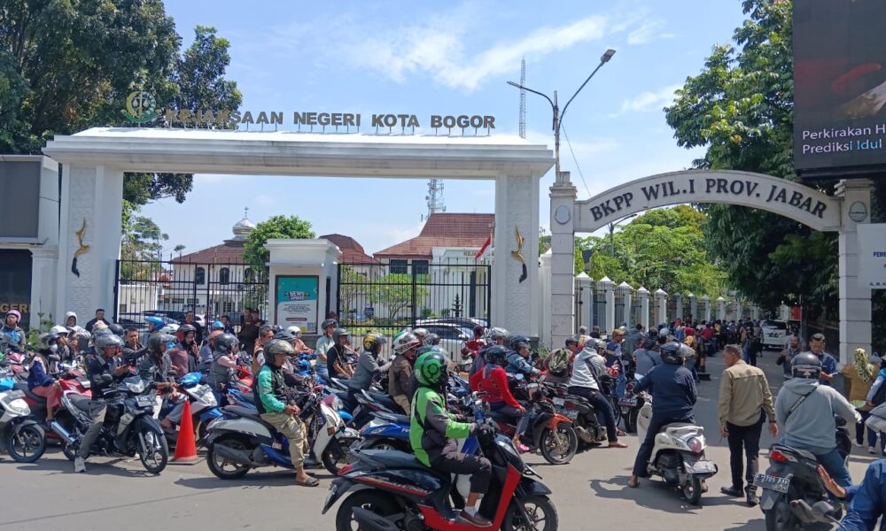 Usai Libur Lebaran, Ribuan Wajib Pajak Serbu Samsat Kota Bogor