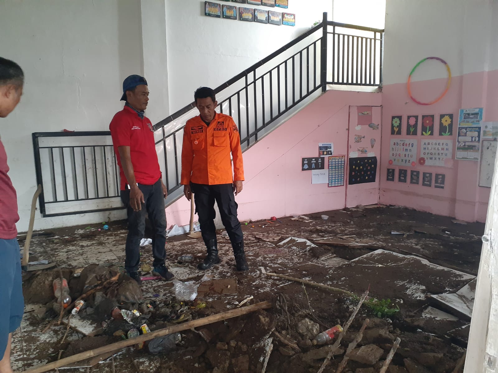 Perpustakaan TK di Gunung Batu Rusak Akibat Tanah Ambles