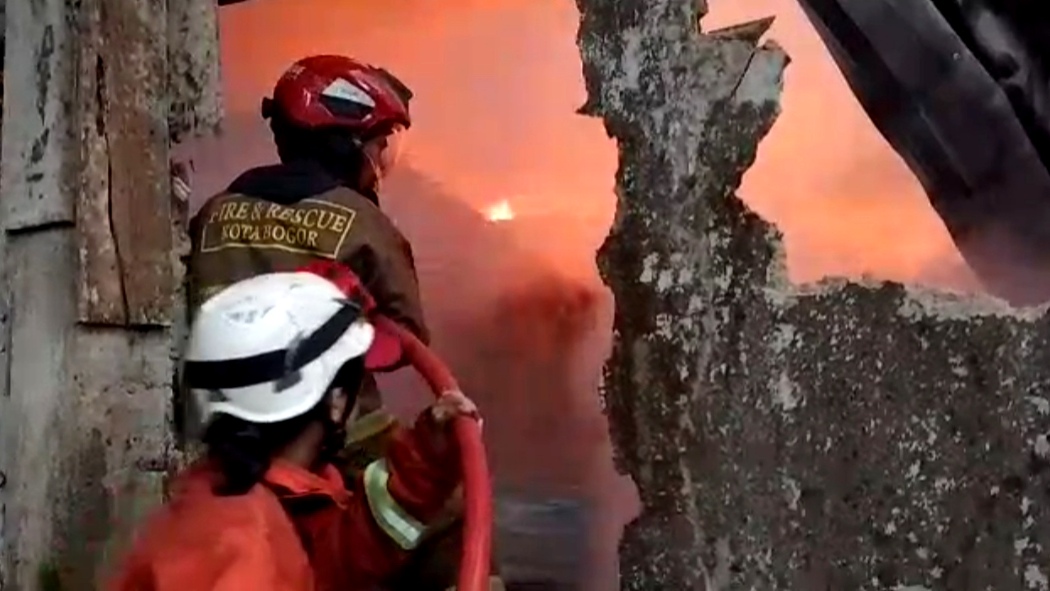 Kebakaran Pabrik Garmen di Kota Bogor Diduga Akibat Korsleting Listrik