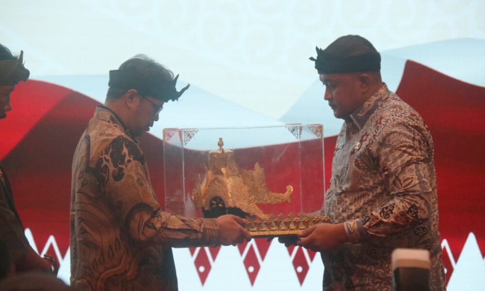 Saat Bupati Bogor Lepas Kirab Mahkota Binokasih ke Keraton Sumedang Larang