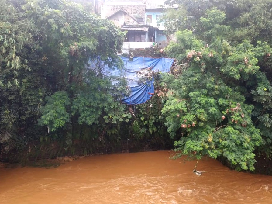 Tebing Sungai Cisadane di Kebon Kalapa Longsor Susulan