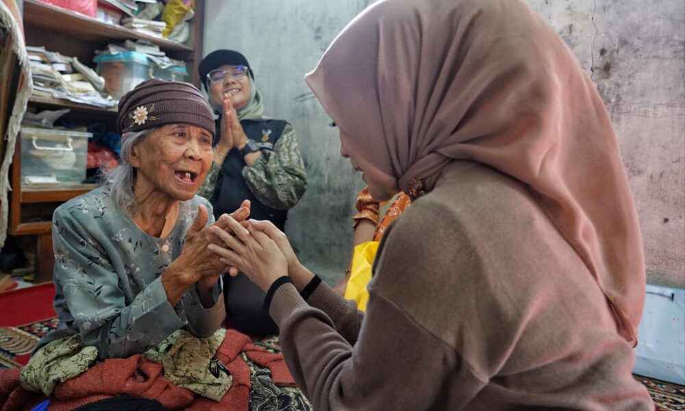 "Nyaah ka Indung" dan Senyum Emak Sani