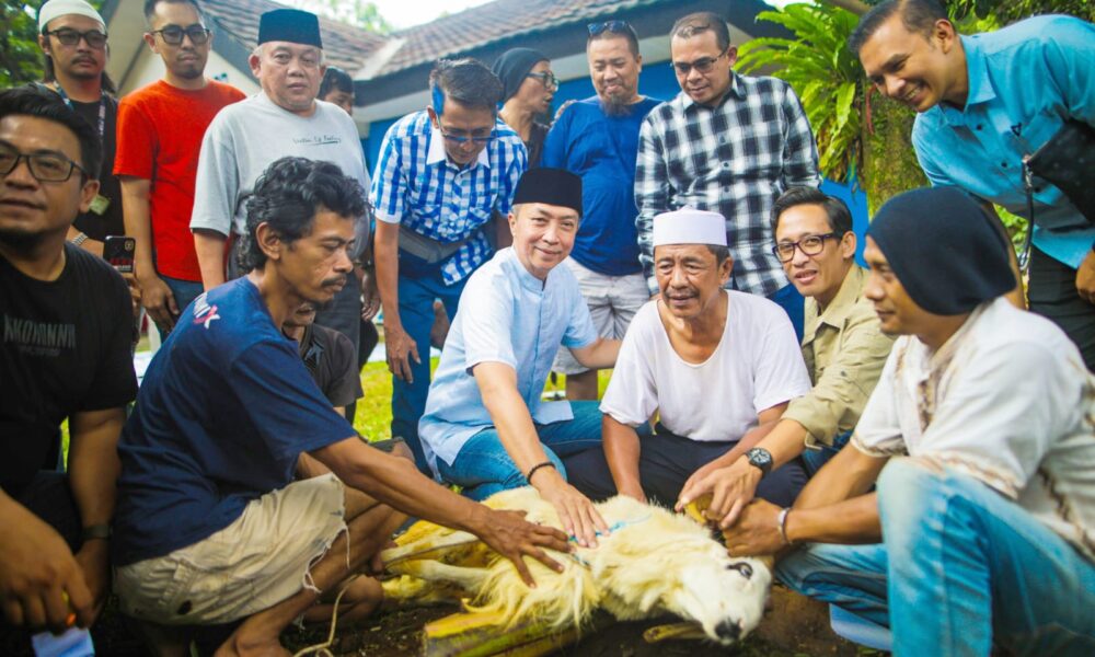 PWI Kota Bogor Sembelih 8 Kambing Kurban untuk Wartawan-Warga 