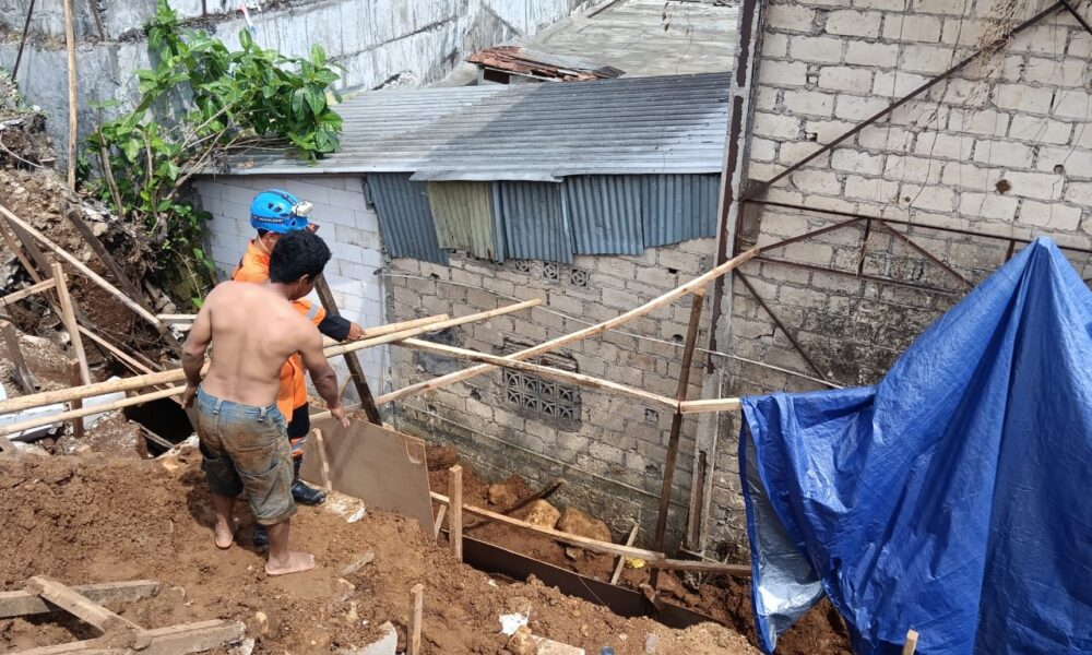 Pekerja Proyek Sekolah di Kota Bogor Tewas Usai Tertimbun Longsor