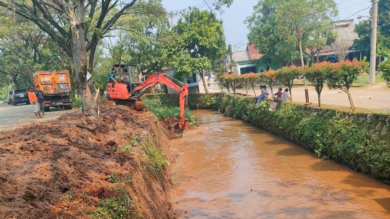 Pemkab Bogor Naturalisasi Saluran Kali Rengas Parung