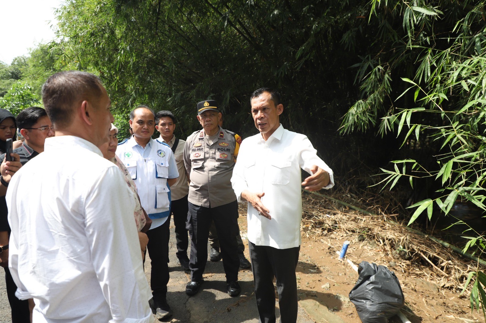 Tinjau Lokasi Banjir Jonggol, Jaro Ade Soroti Pentingnya Normalisasi Sungai