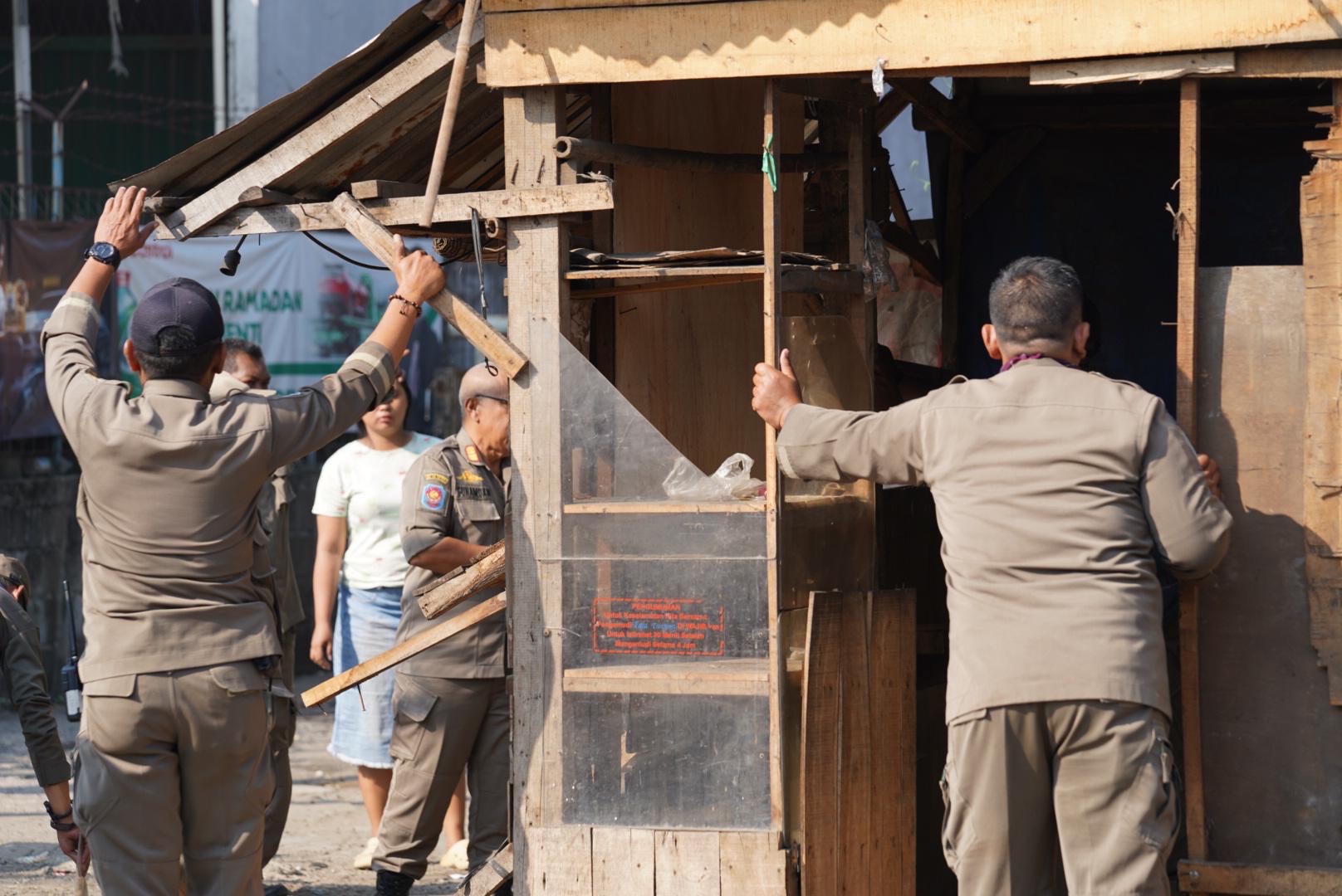 Flyover Cileungsi Ditata, 115 PKL dan 16 Lapak Liar Ditertibkan