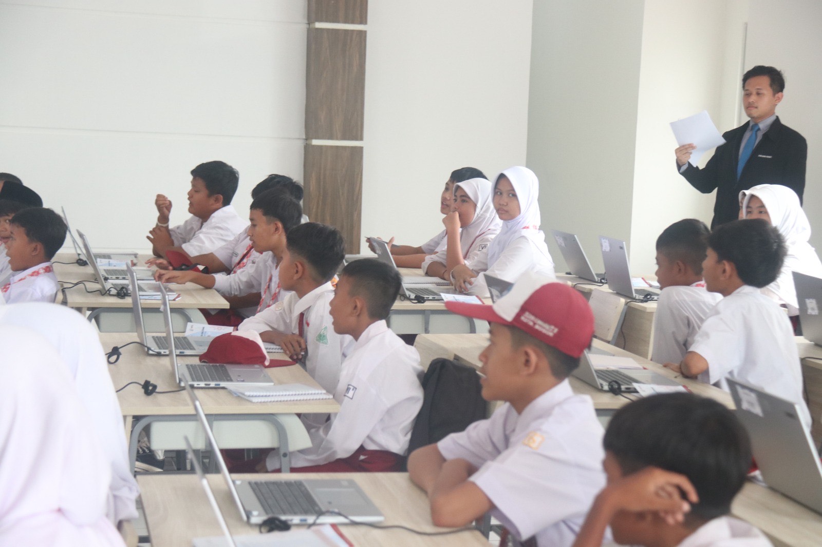 Kisah Bahagia di Balik Sekolah Rakyat di Kabupaten Bogor