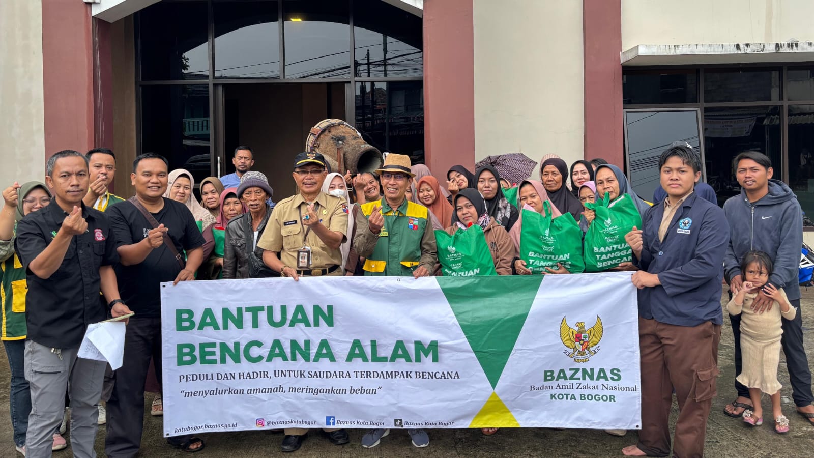 Baznas Salurkan Bantuan pada Korban Bencana di Rancamaya