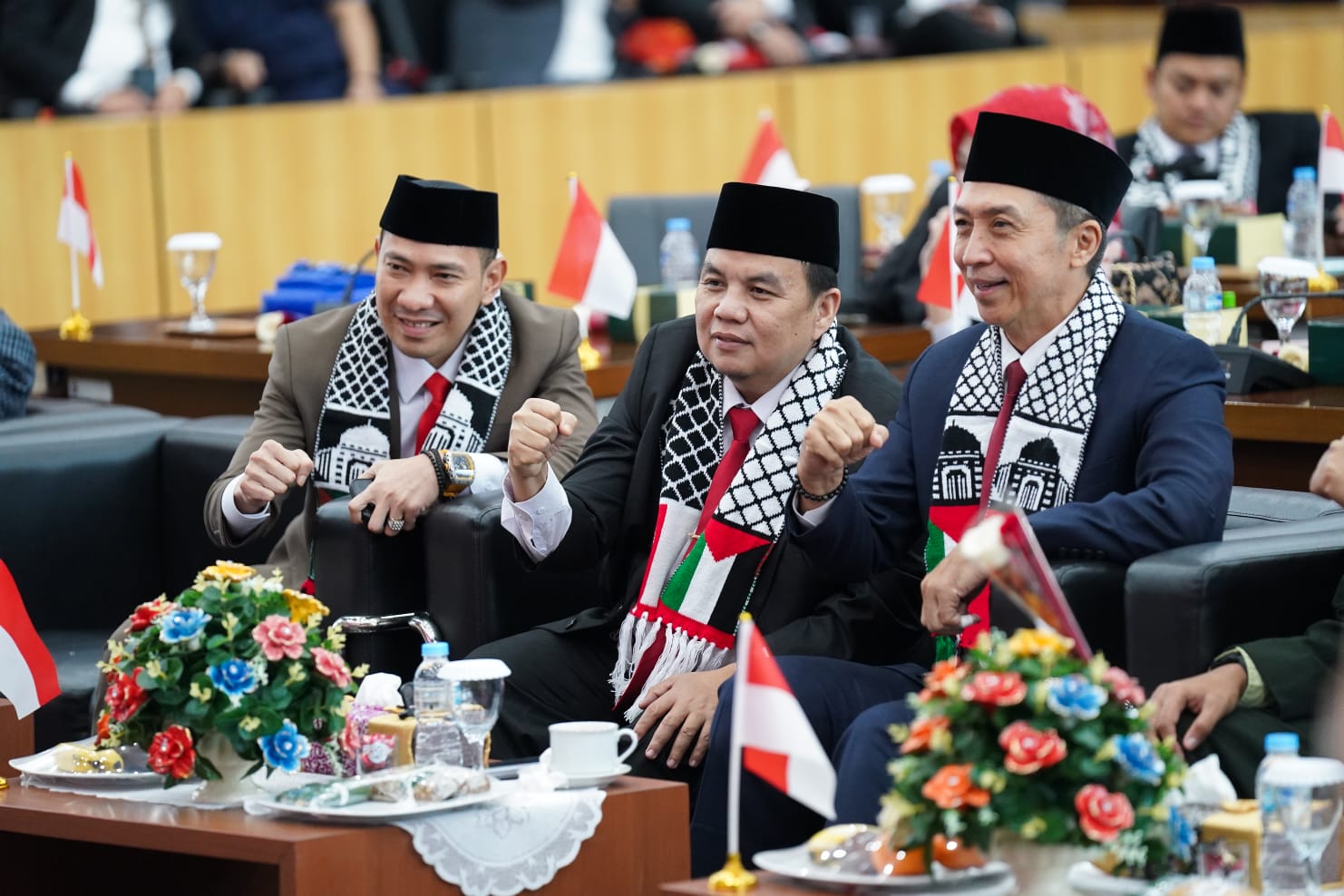DPRD Kota Bogor Kompak Pakai Syal Palestina saat Rapat Paripurna