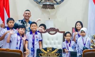 Saat Wawalkot Jenal Mutaqin Ajak Siswa-siswi Nizhamia Belajar Pemerintahan