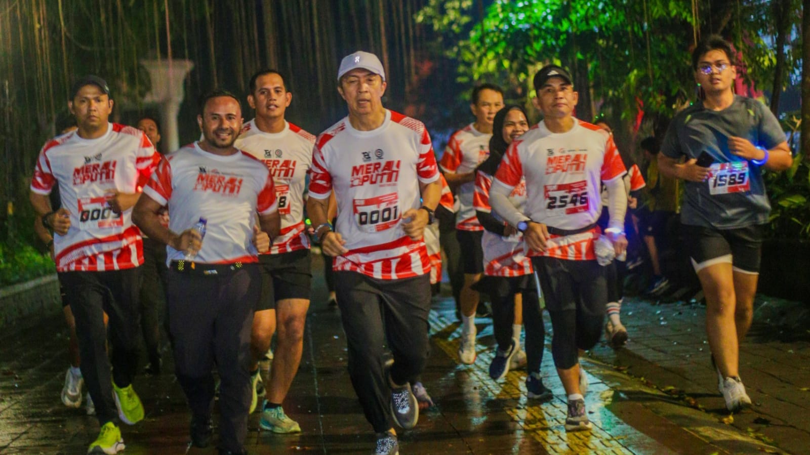 Ribuan Pelari Ramaikan Merah Putih Night Run di Kota Bogor