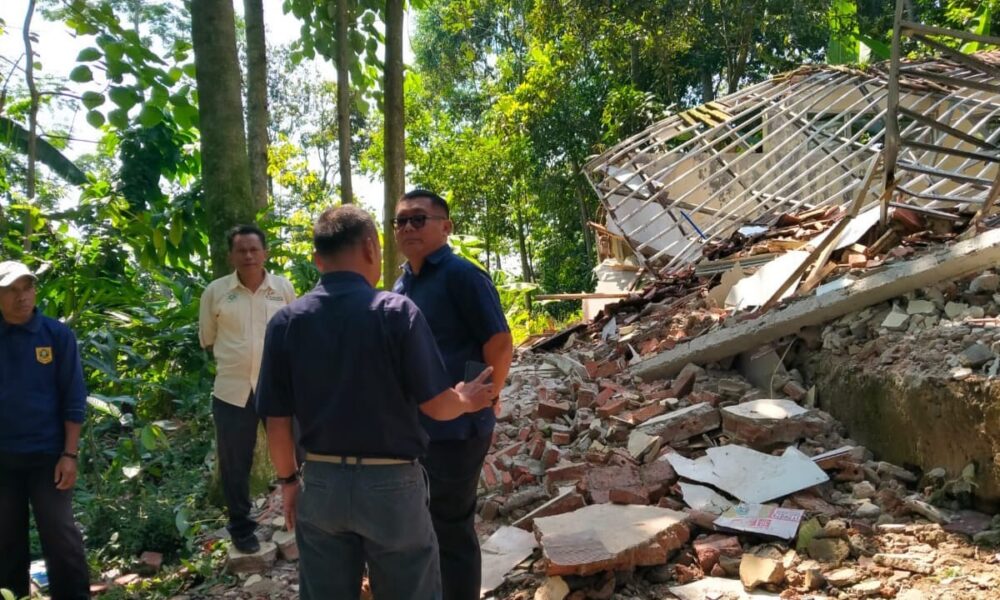 Ruang Kelas SDN Nangela yang Ambruk Segera Diperbaiki