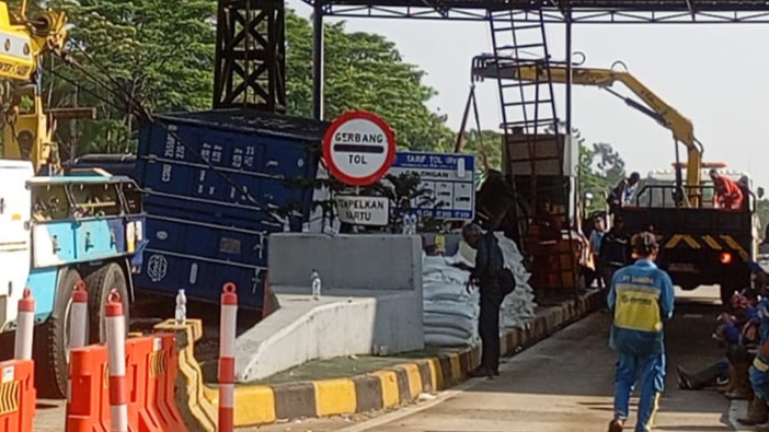 Lagi, Truk Seruduk Gerbang Tol Ciawi 2 di Kota Bogor 